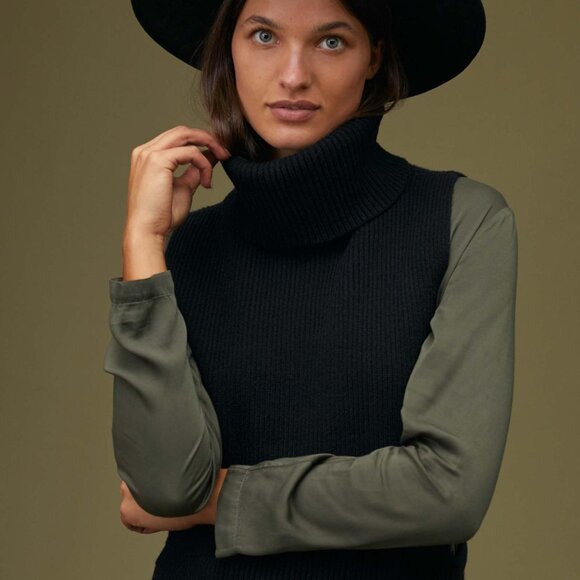Anthropologie Turtleneck Collar Open Side Knit Sweater One Size Style 64498116 - Picture 7 of 7